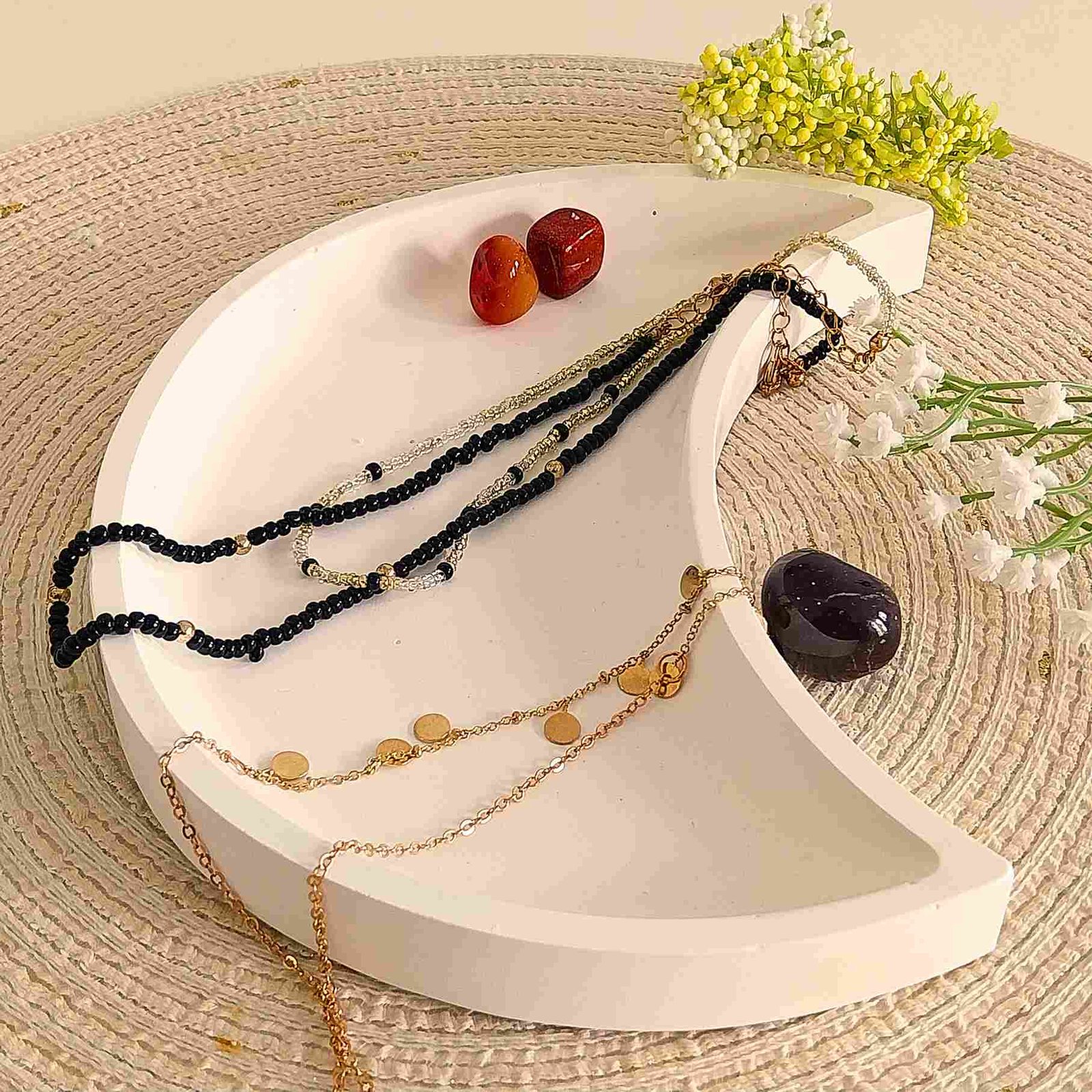 bandeja en forma de media luna para decorar tu hogar
