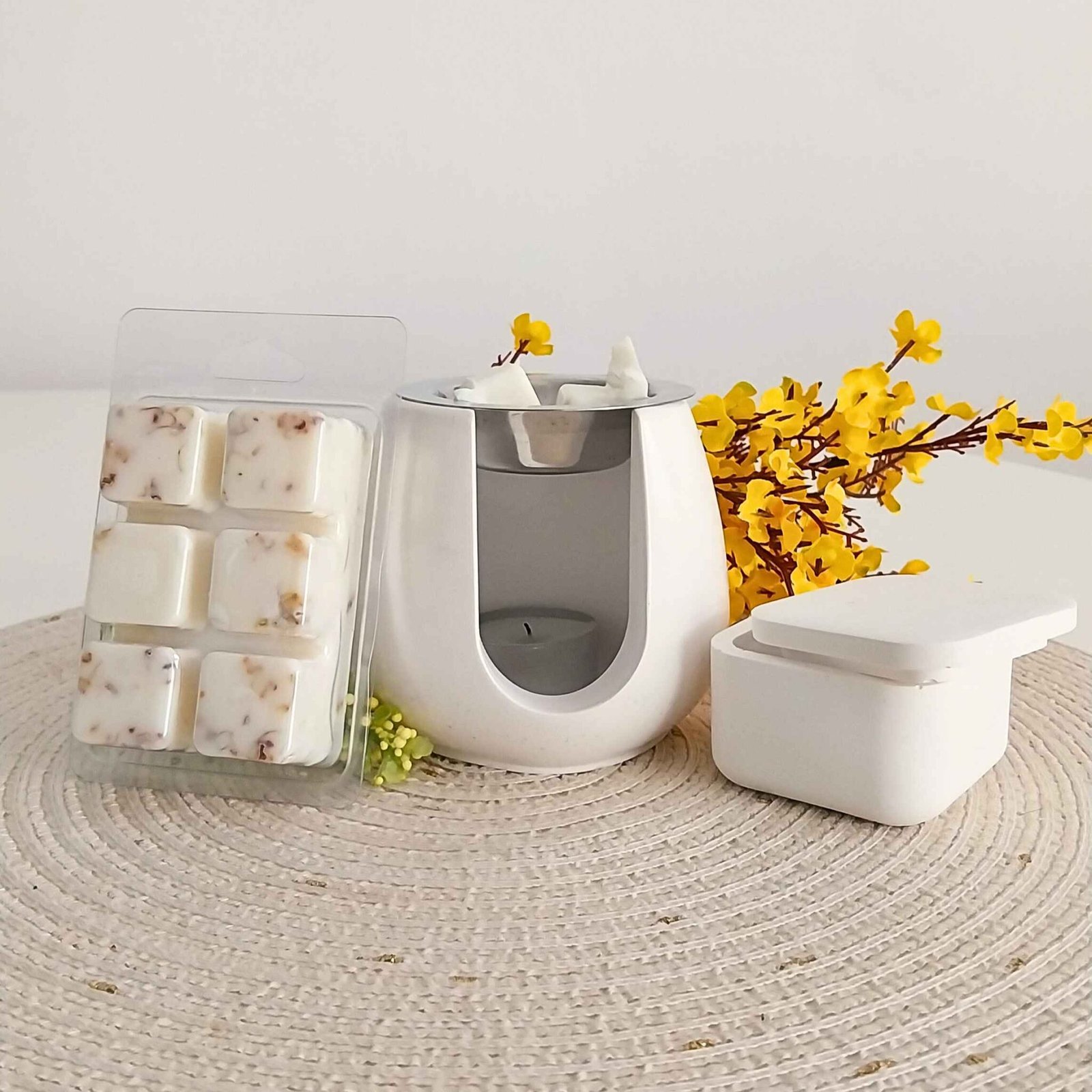 Kit con wax melt de vainilla, quemador artesanal y caja de cerillas"